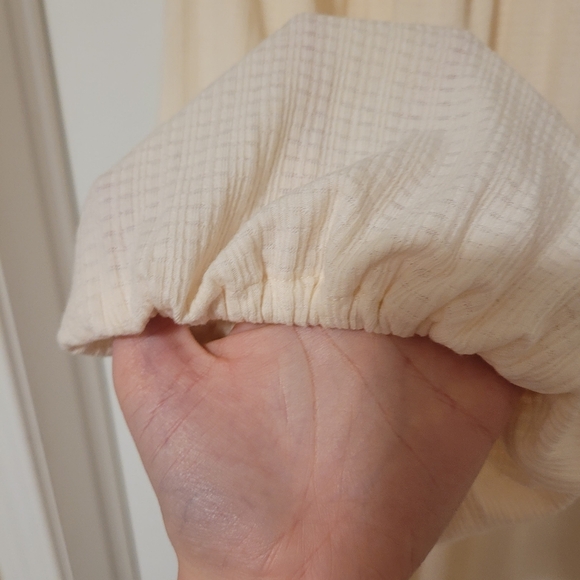 (4X)  Off White Blouse from Maurices - Picture 5 of 8